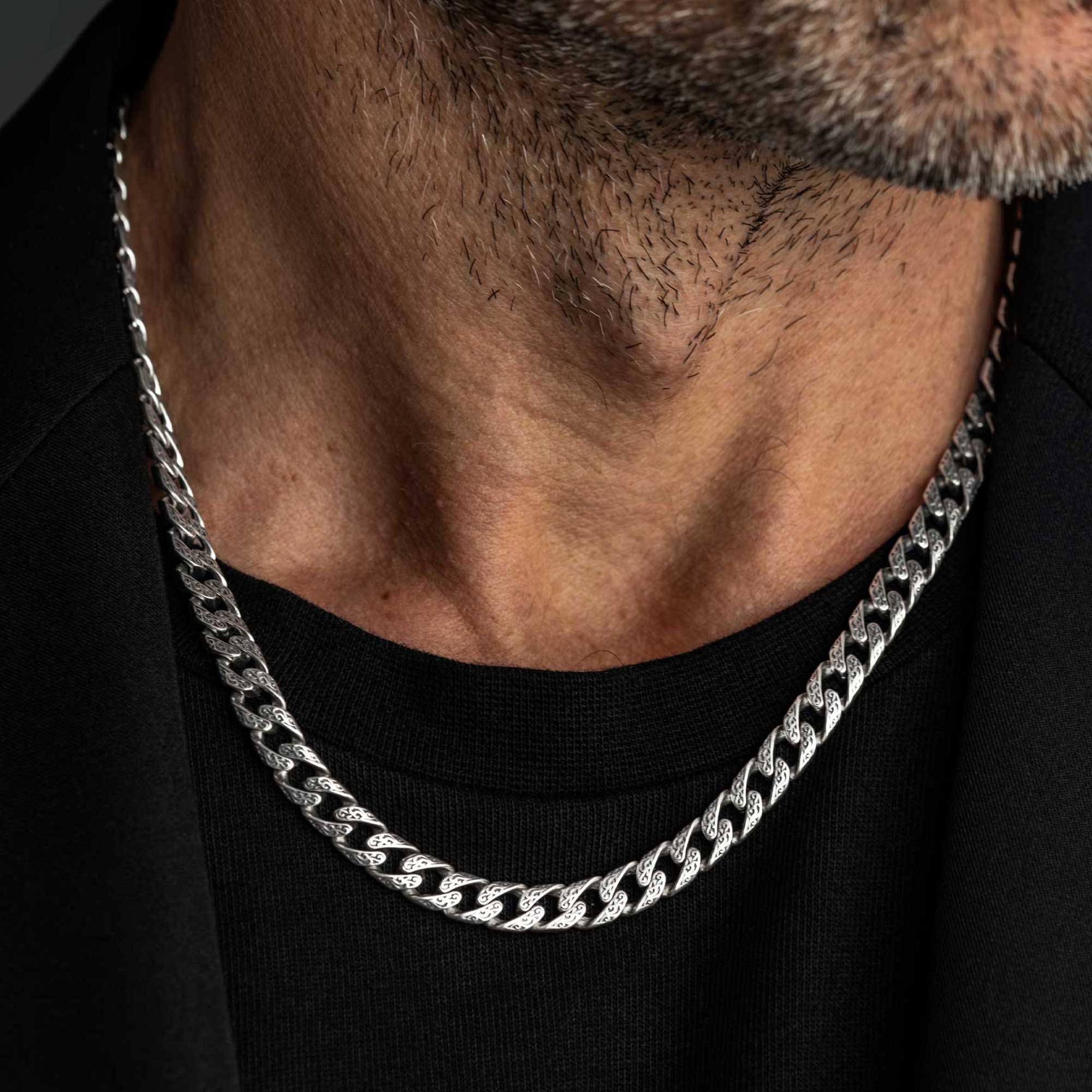 Fulda  Embroidery Patterned Silver Chain Necklace