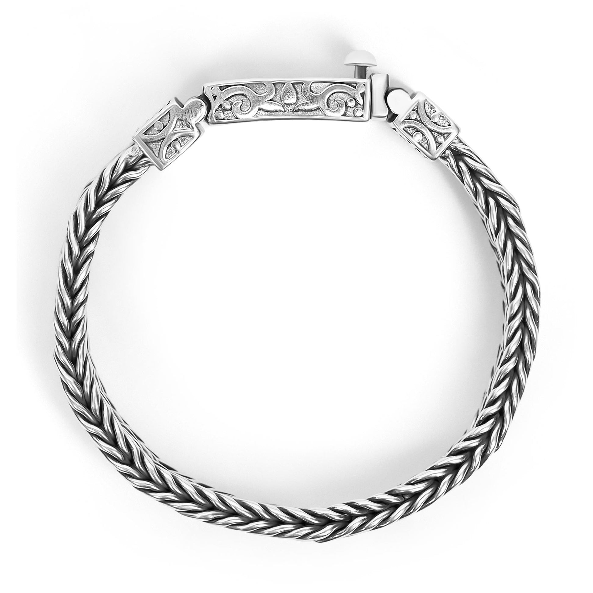 Marlo  Wide Woven Chain Bracelet 3